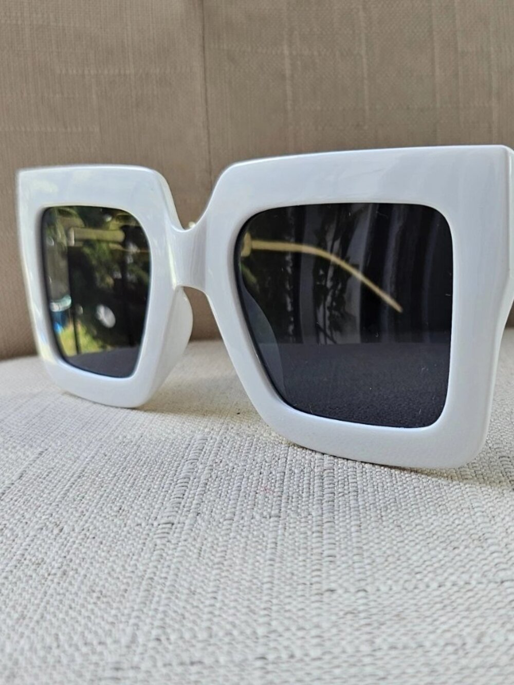 Fashion Sunglasses Women Eyeglasses White Plastic Frame Gold Tone Temple Shades - Picture 1 of 12